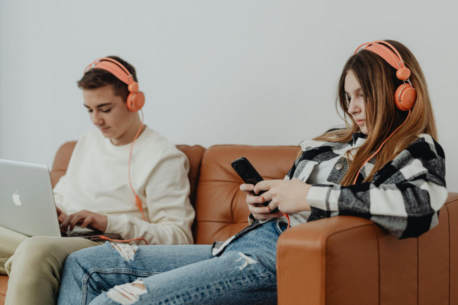 Teens addicted to Internet